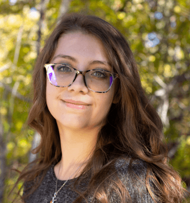 Molly Rymes Headshot